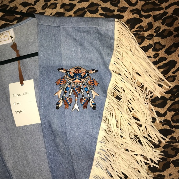 Ann N Eve western collar scarf with fringe - Picture 3 of 6